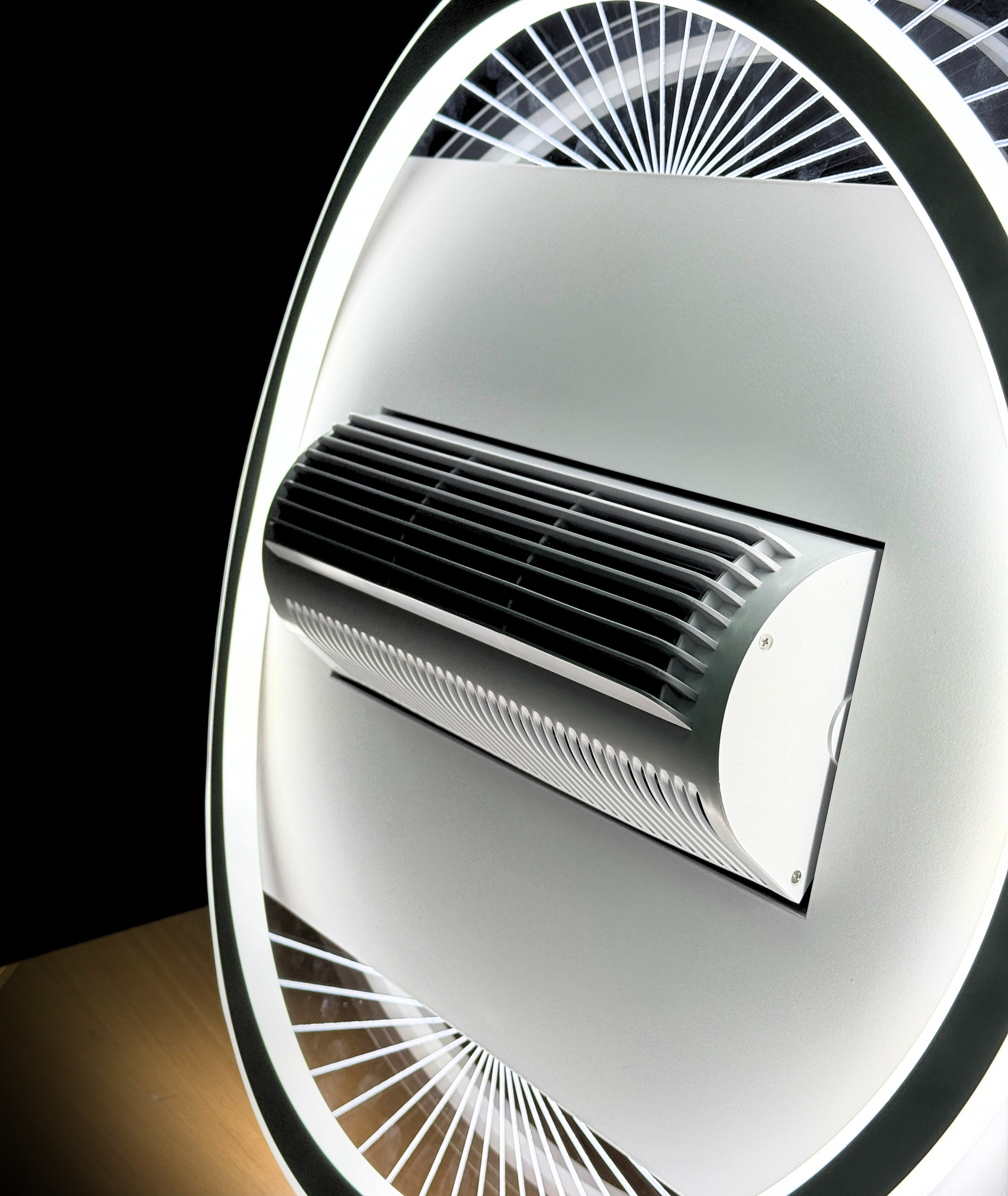 lustra inteligenta cu telecomanda si lumina reglabila 3 culori