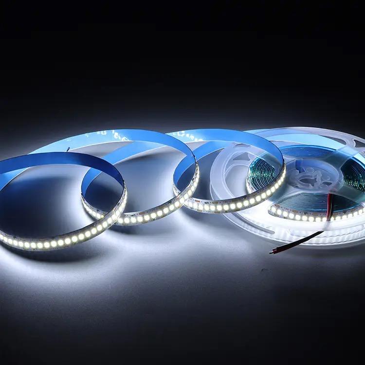 Bandă LED Flexibilă 12V cu Protecție Cauciuc IP44