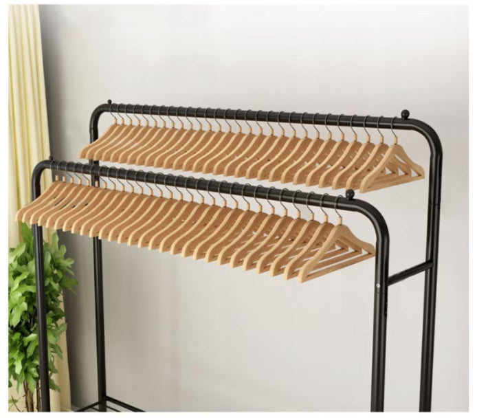 suport haine modern din metal cu raft și cârlige laterale
