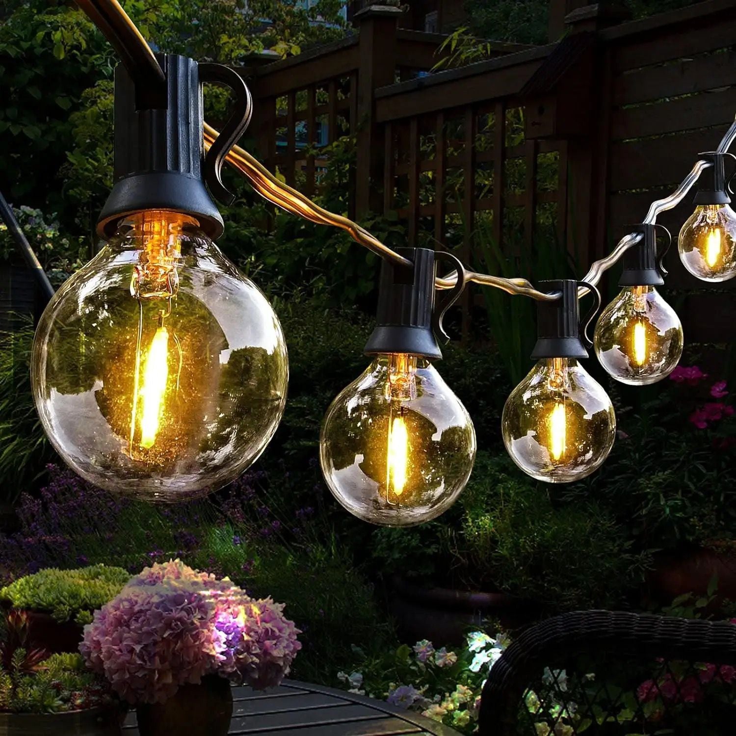 Becuri LED economice pentru decor festiv