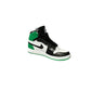 Odorizant auto inspirat de sneakers-urile Nike